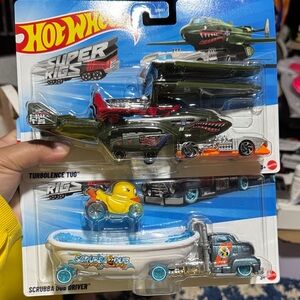 Hot Wheels Super Rigs Set - Green plane, Yellow duck